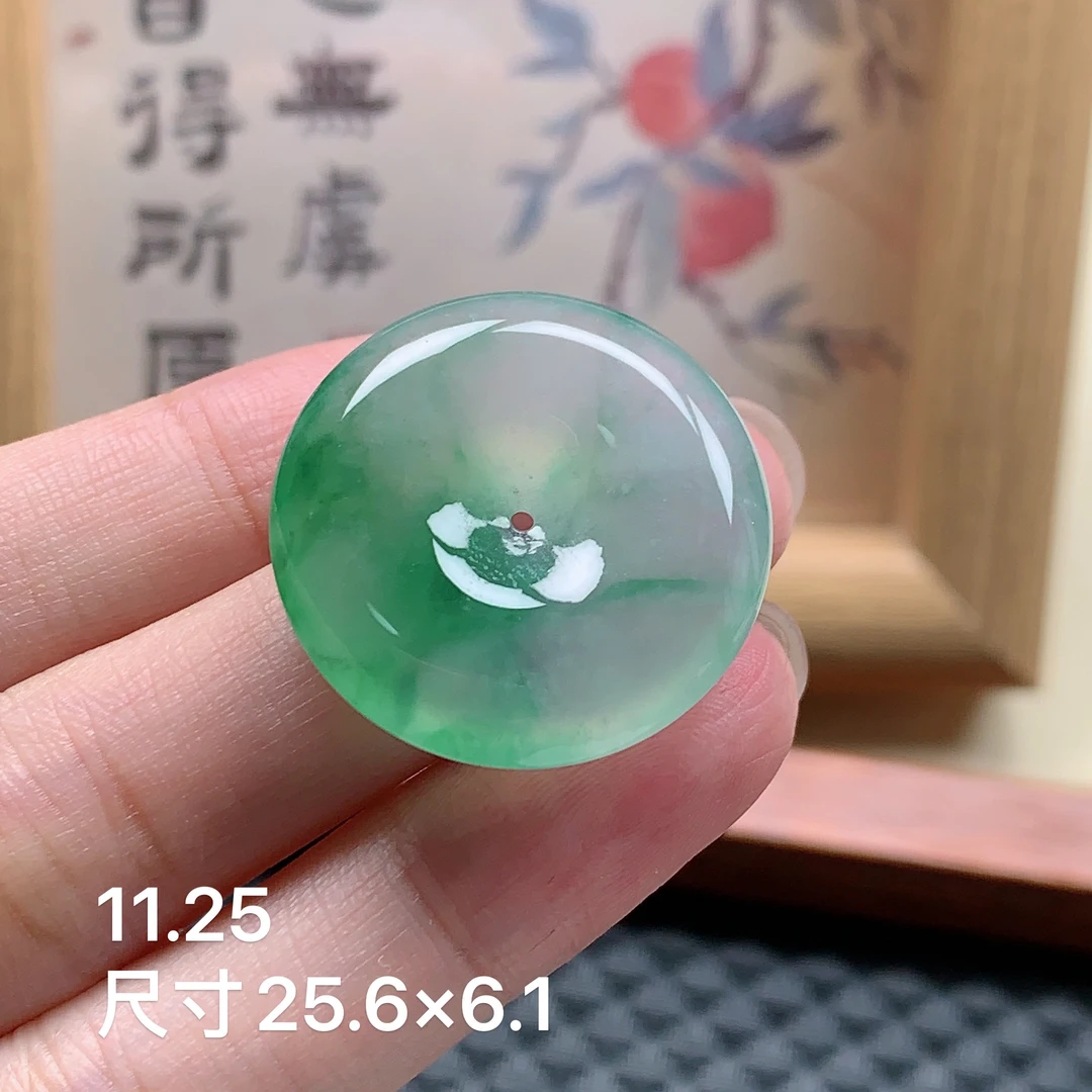 缅甸天然A货翡翠，冰种飘绿平安扣挂件，好看百搭精美时尚大方上档