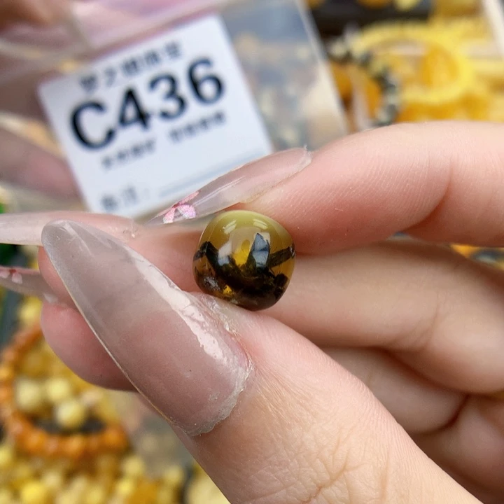 未镶嵌琥珀珠宝奇石我****?10