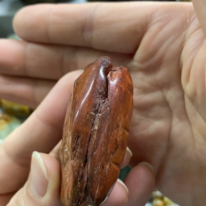 未镶嵌岫岩河磨玉（透闪石质玉）把件