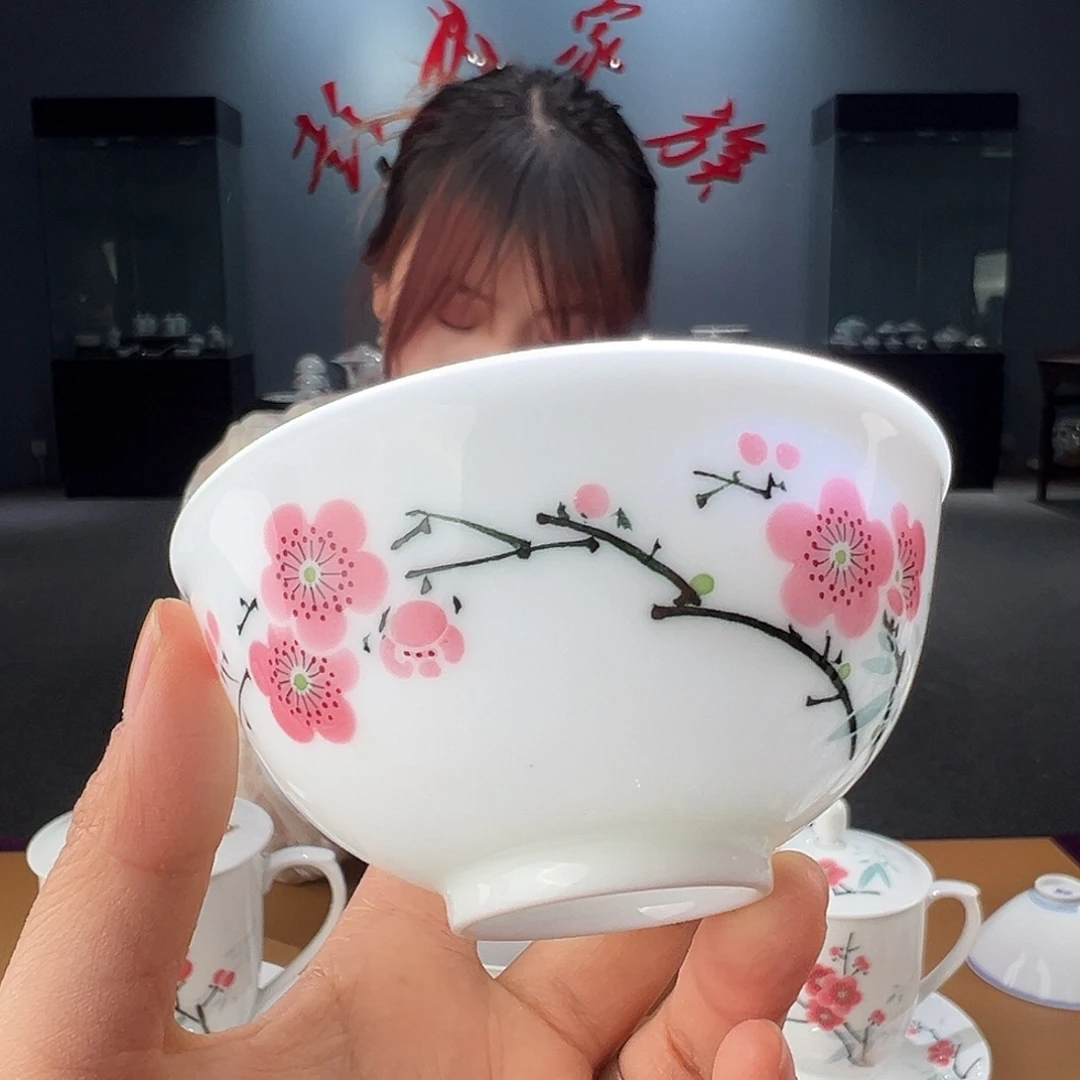 瓷红梅9厘米单碗 无盖，微瑕变形