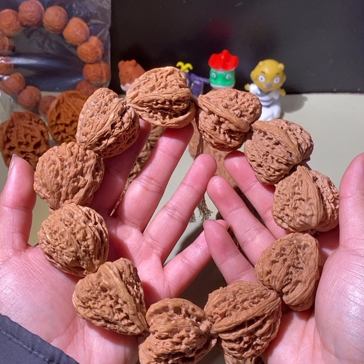 文玩核桃手串……11