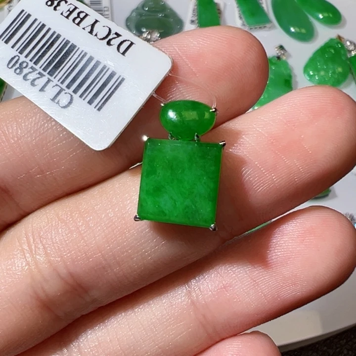 翡翠挂件18K金镶嵌翡翠