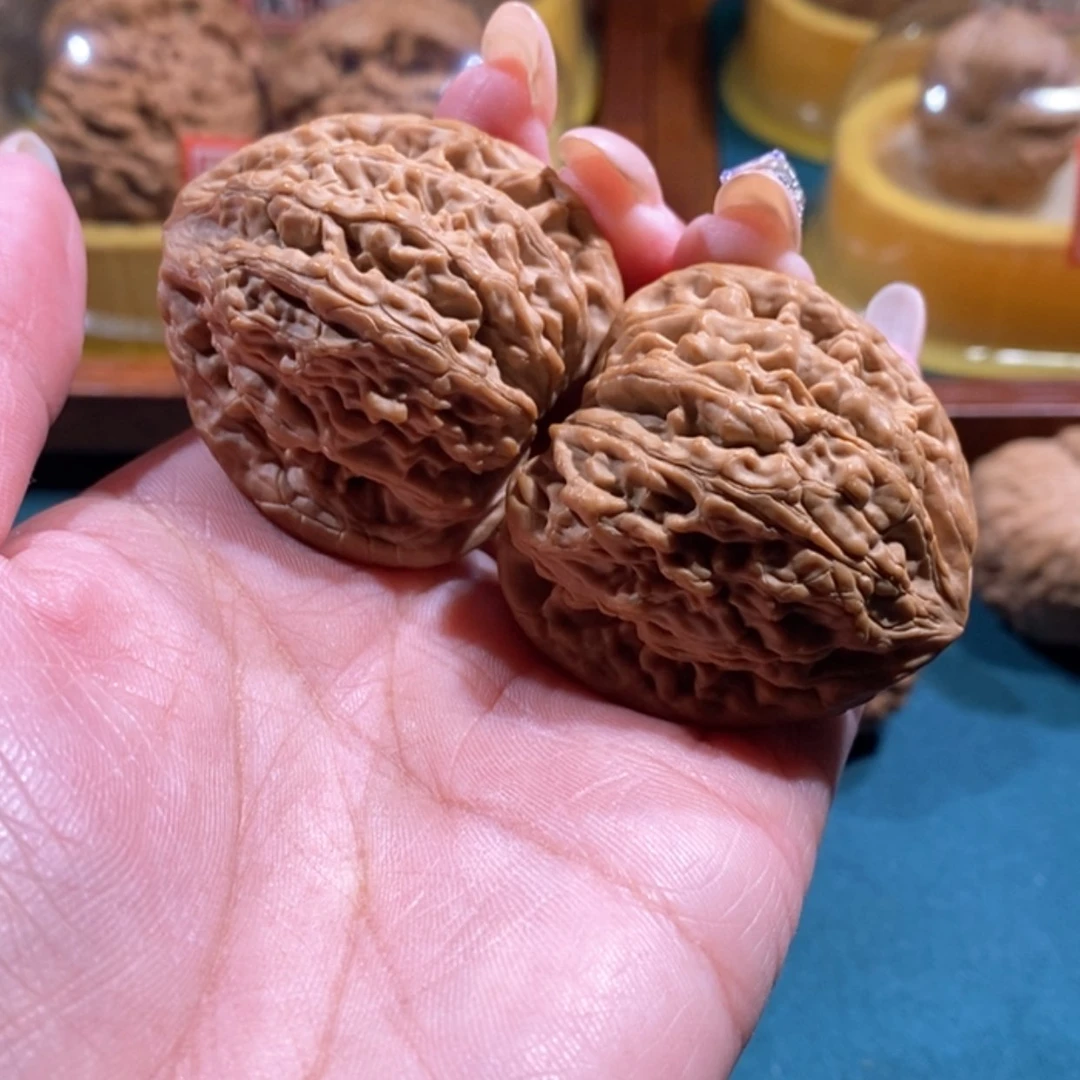 【闪购商品】文玩核桃吊坠长****走虎头王