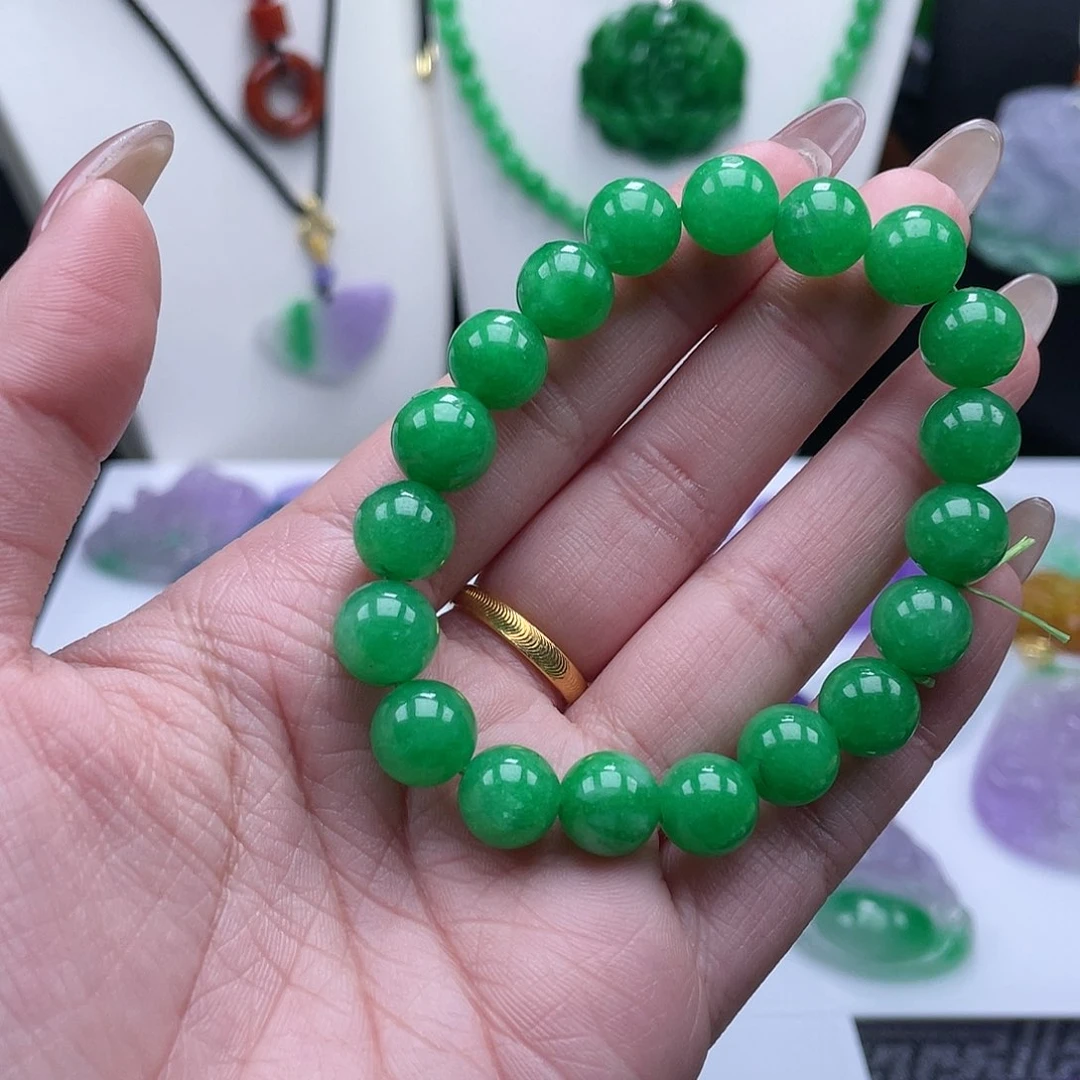 翡翠吊坠(赠链)未镶嵌