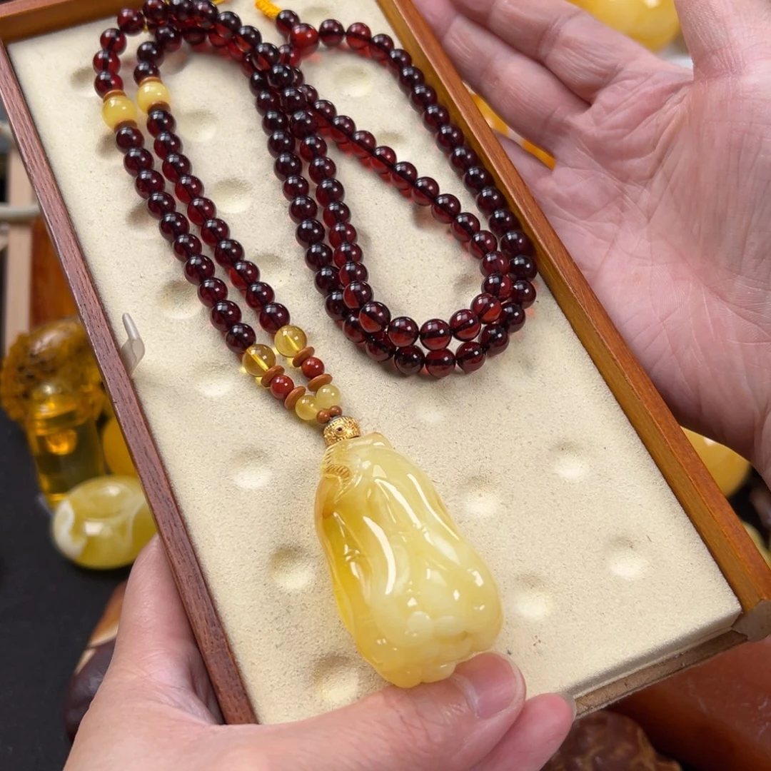 蜜蜡未镶嵌吊坠(赠链)23.9克