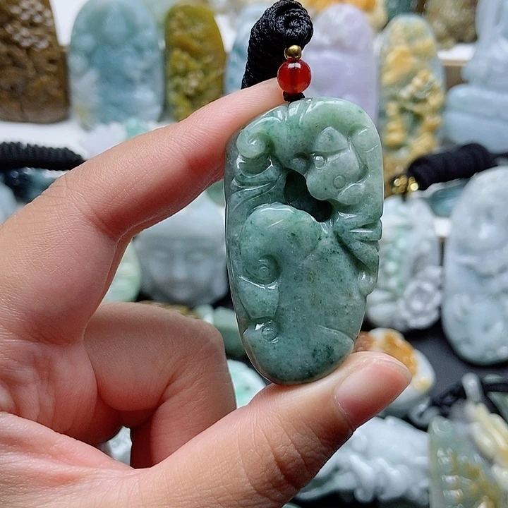 翡翠未镶嵌颈饰翡翠