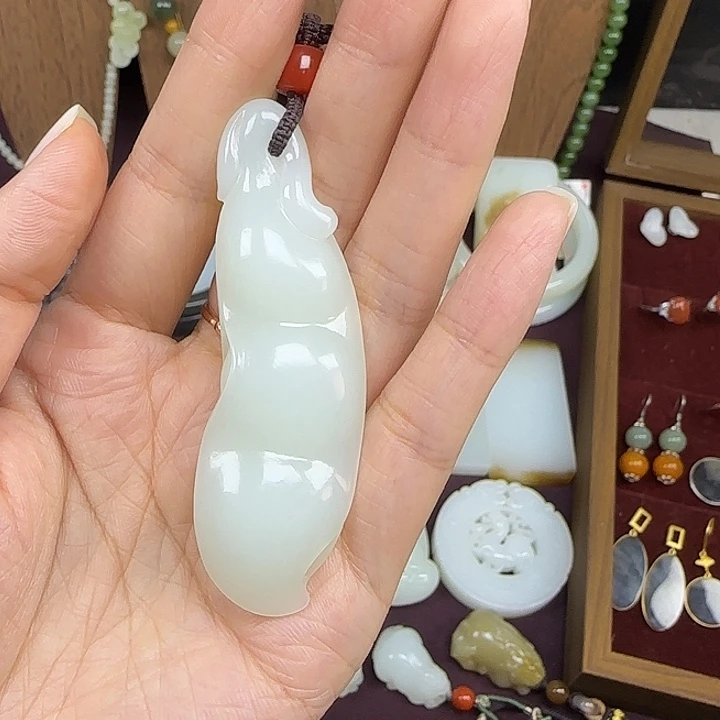 颈饰未镶嵌和田玉