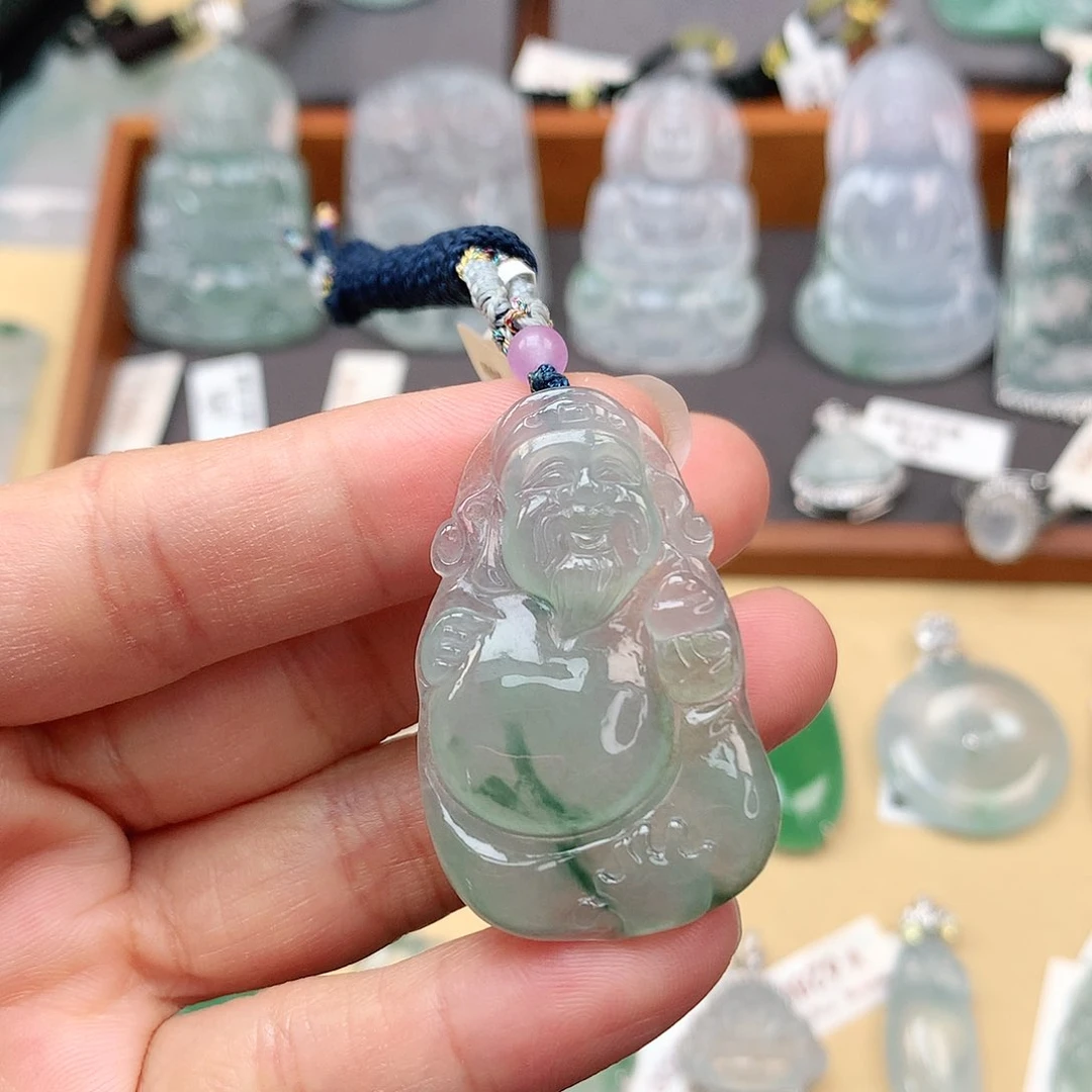 翡翠颈饰未镶嵌财神爷