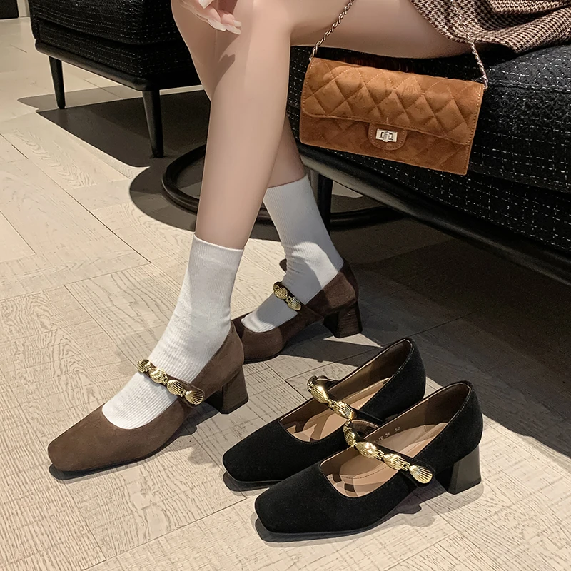 奕珊/5cm/2025年新款方头复古粗跟秋季千金风法式绒面玛丽珍单鞋