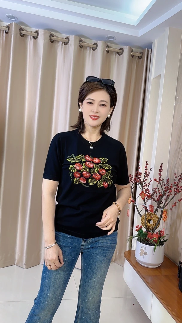 春夏十字刺绣超细莱赛尔圆领短袖针织上衣