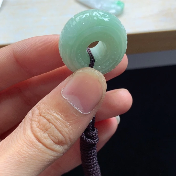 翡翠未镶嵌颈饰吊坠