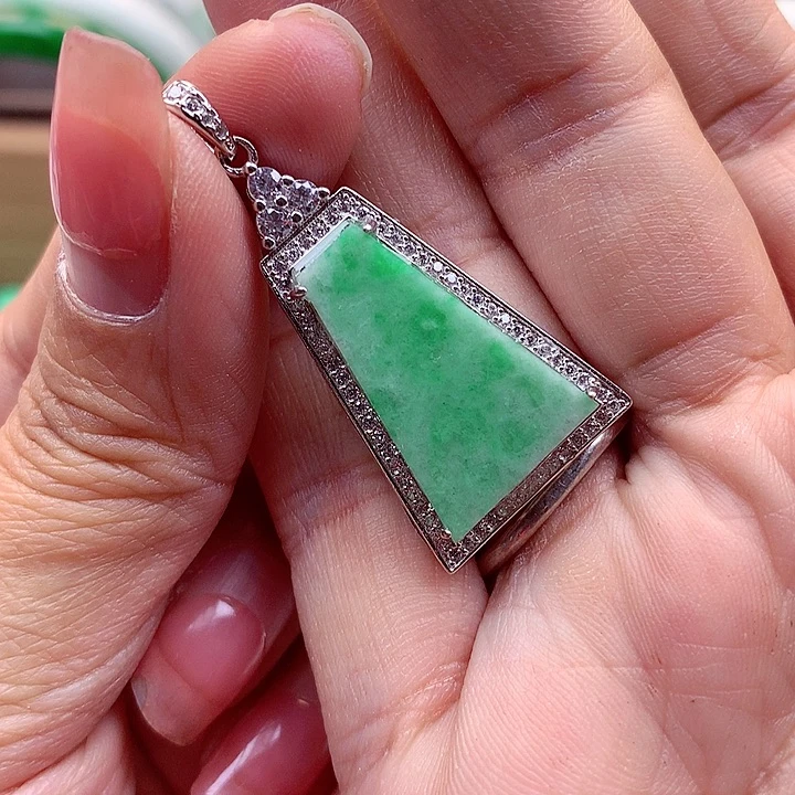 翡翠颈饰银S925镶嵌翡翠