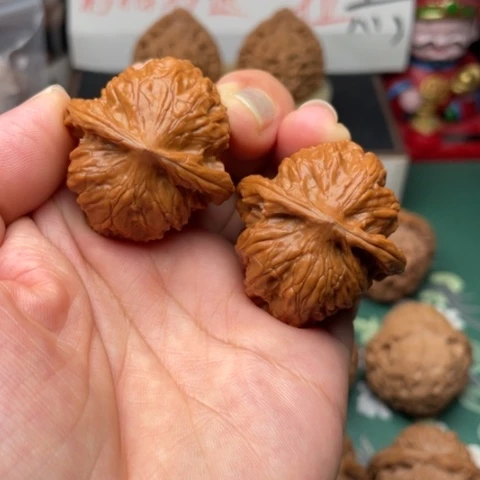 【闪购商品】文玩核桃把件36全品野狼