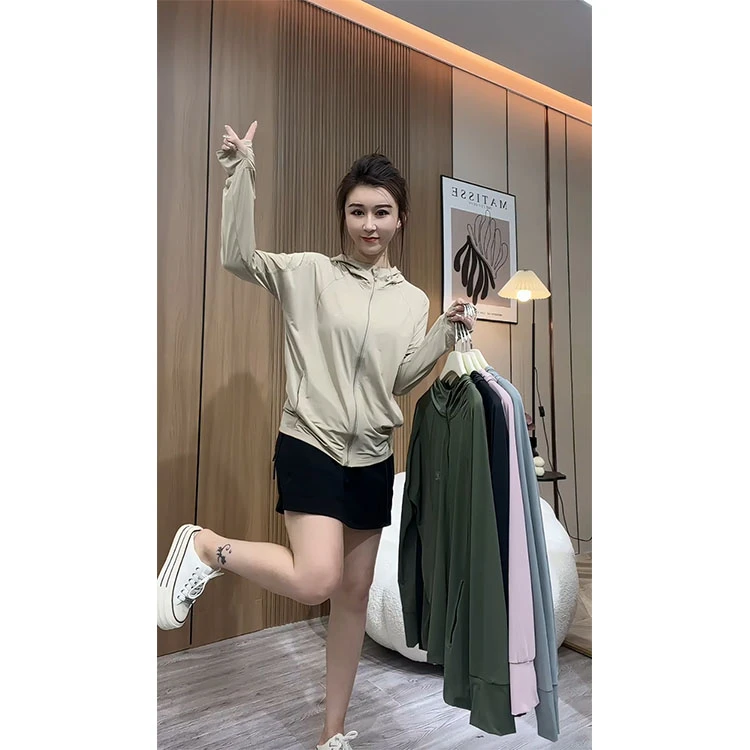2025夏季新款时尚外套冰丝薄款开衫有拉链女连帽防晒服洋气百搭