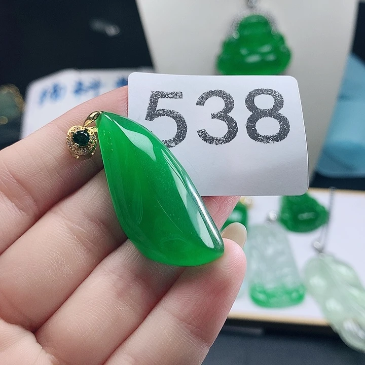 翡翠未镶嵌吊坠(赠链)