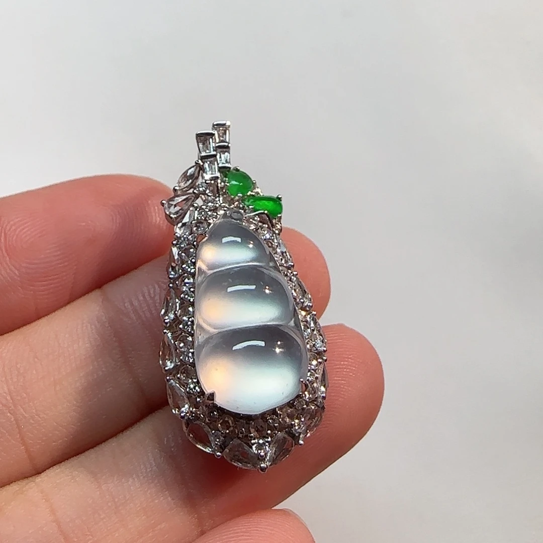 翡翠18K金镶嵌吊坠(不含链)福豆