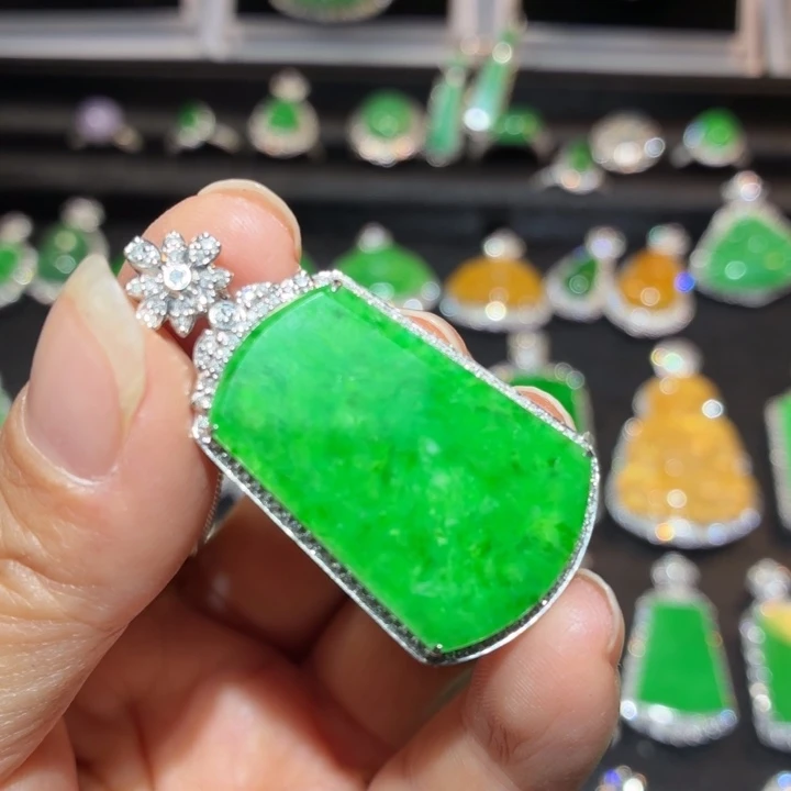 翡翠18K金镶嵌吊坠(不含链)翡翠