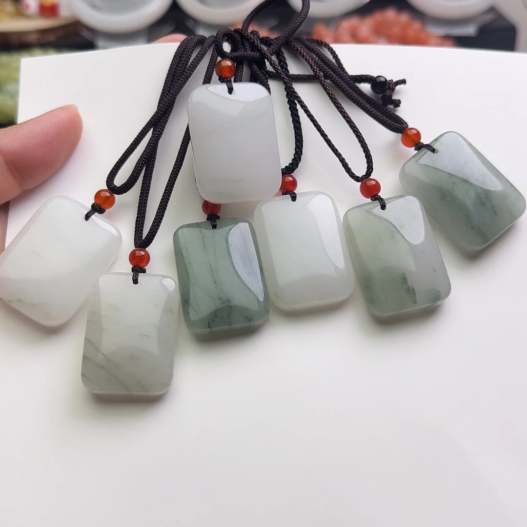 石英质玉未镶嵌颈饰36尺寸无事牌