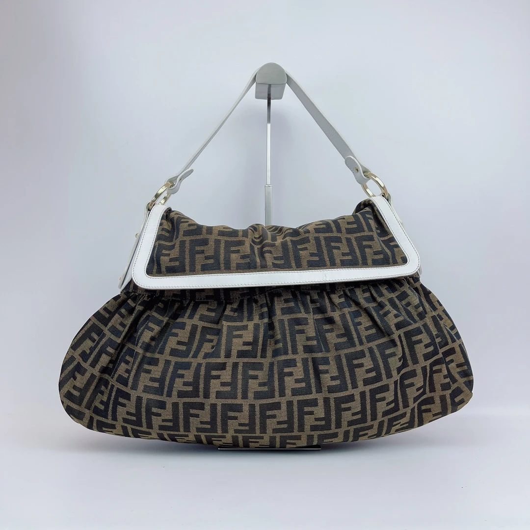 箱包/单肩包 芬迪 老花手提包 B680