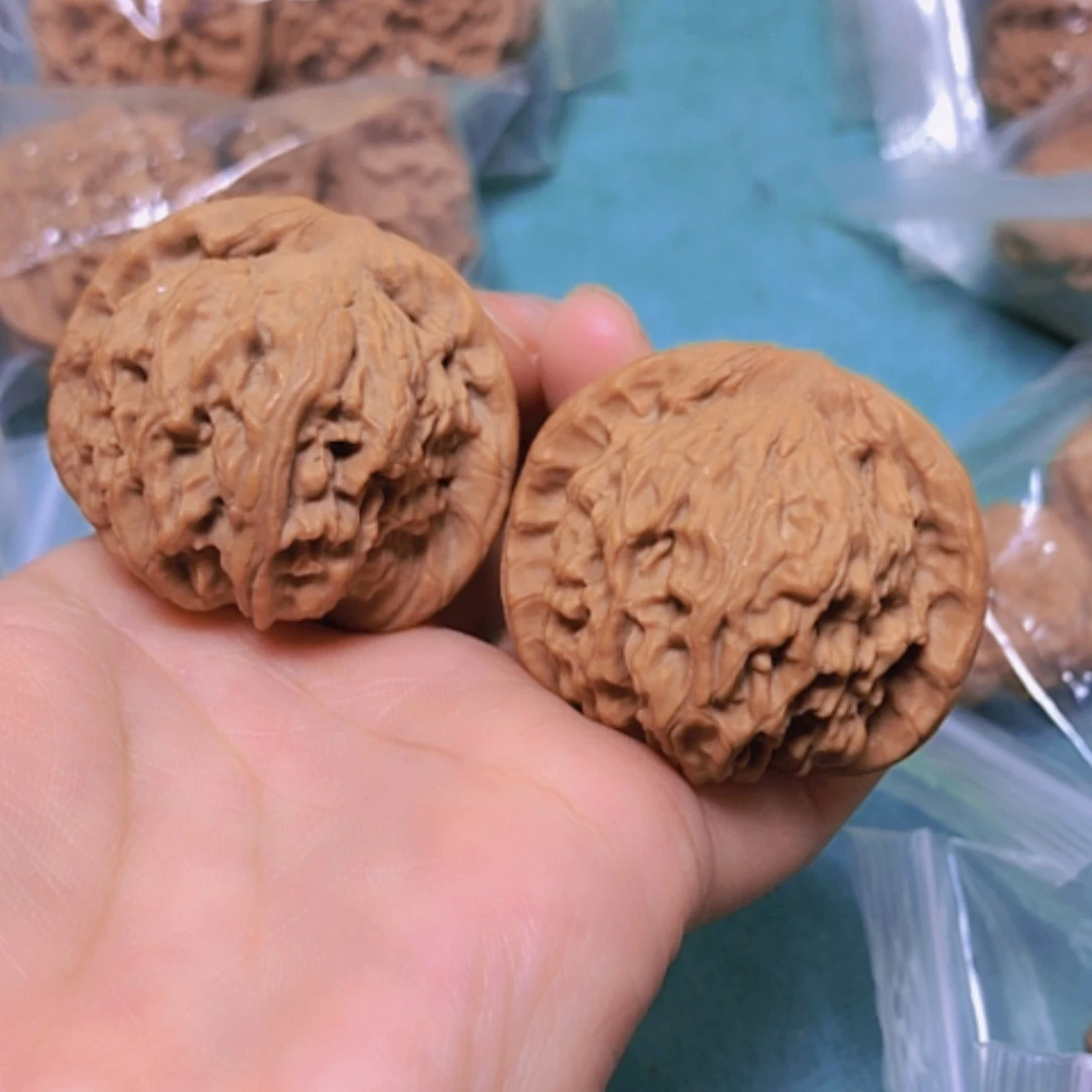 【闪购商品】摆件核桃43红狮子全品出油肚差尺