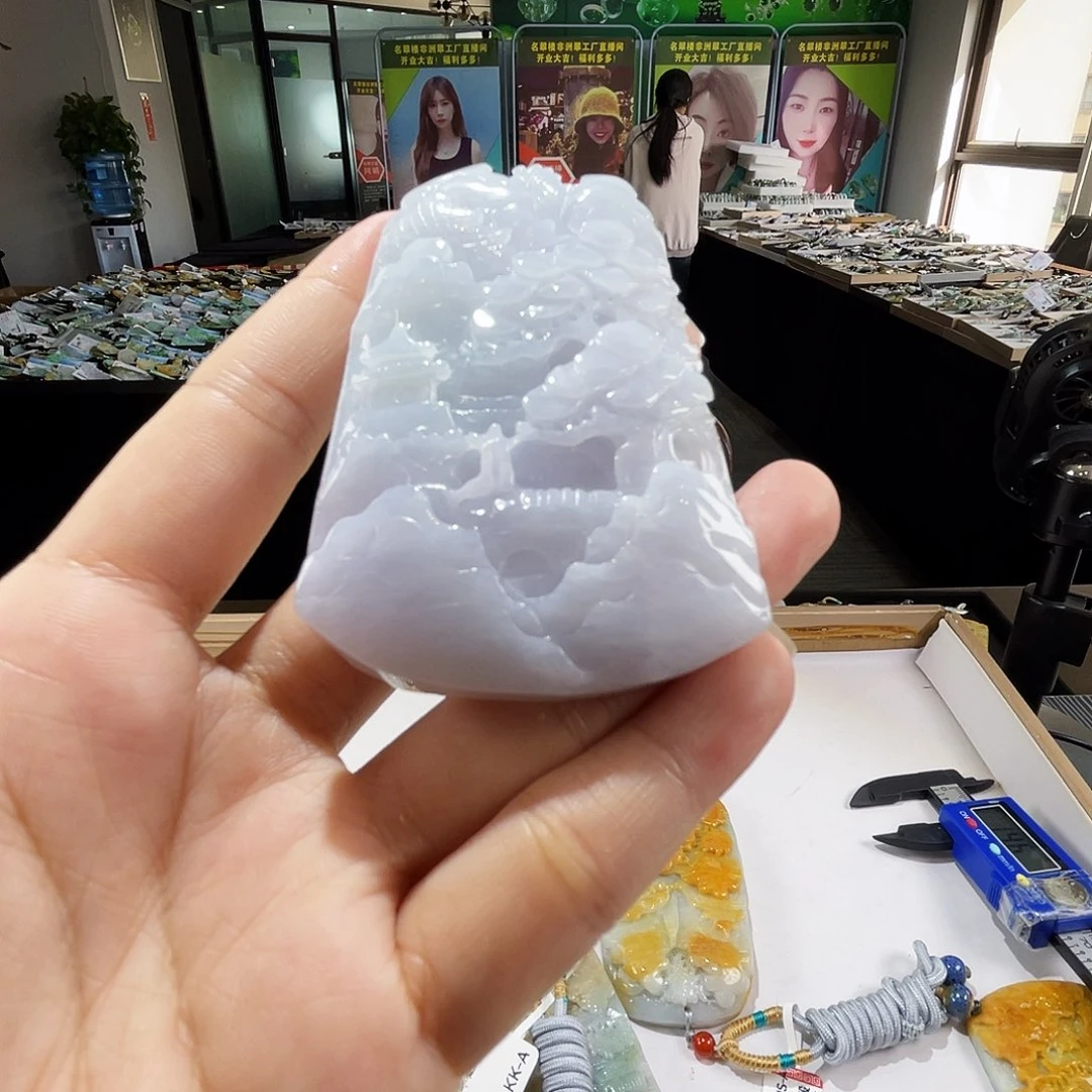 颈饰未镶嵌翡翠一