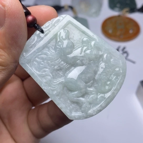 翡翠未镶嵌颈饰翡翠