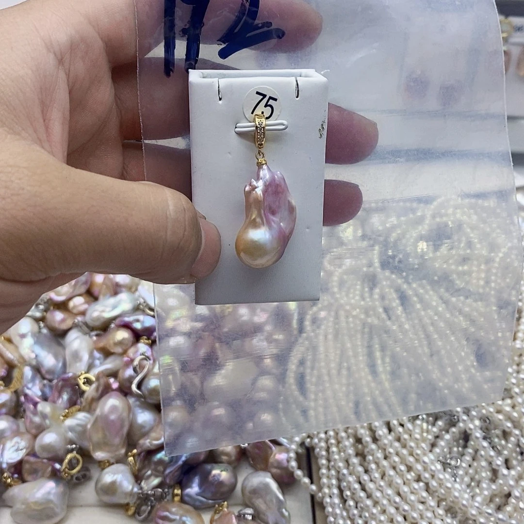 淡水珍珠合金颈饰