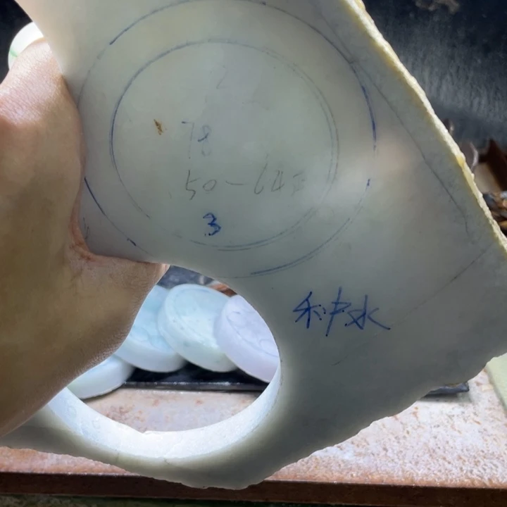 l***h定制翡翠手镯未镶嵌手镯