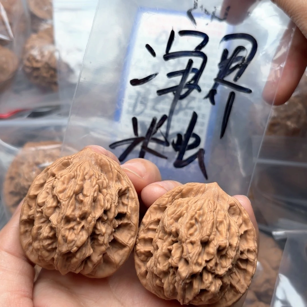 文玩核桃吊坠净**虫虎头