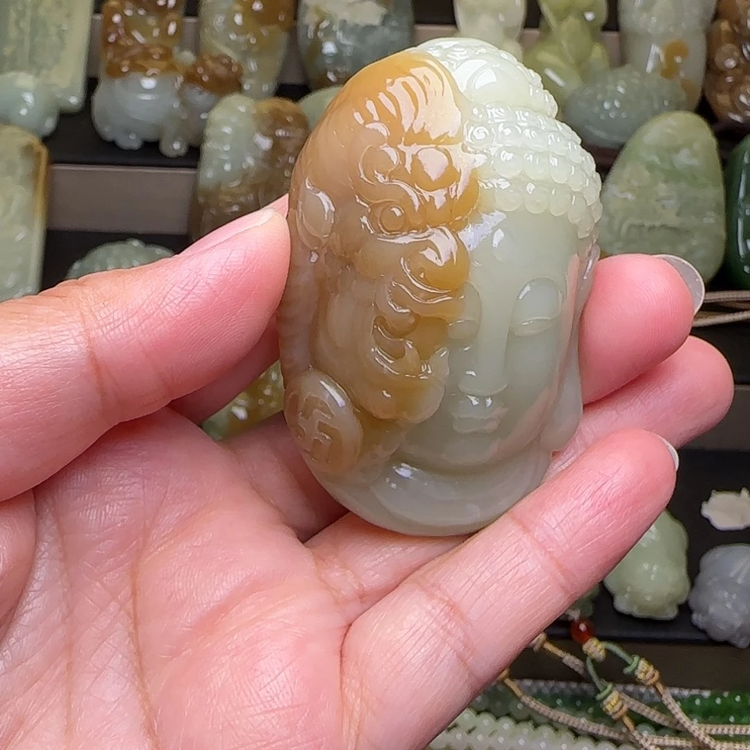 M***D颈饰未镶嵌和田玉