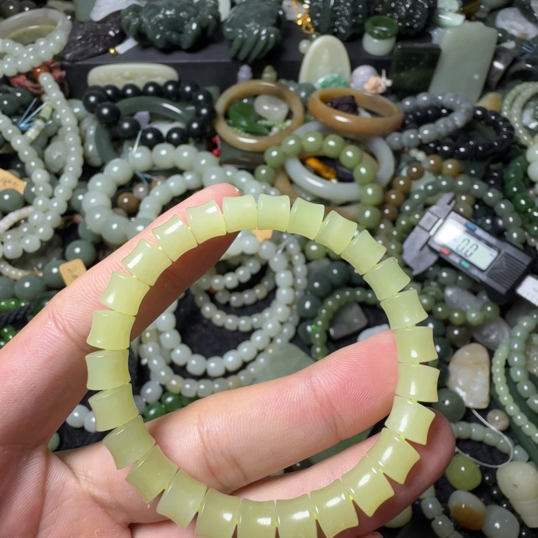 和田玉未镶嵌手串