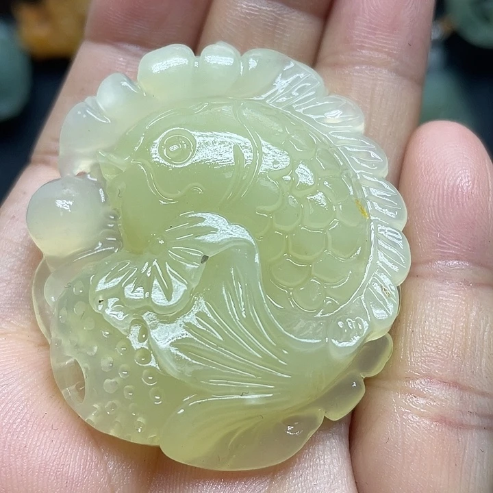 未镶嵌蛇纹石玉颈饰
