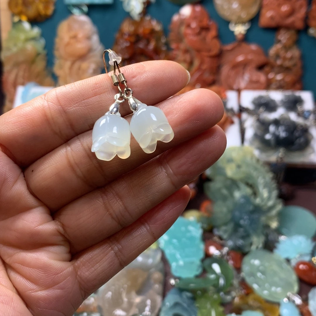 蛇纹石玉未镶嵌耳坠