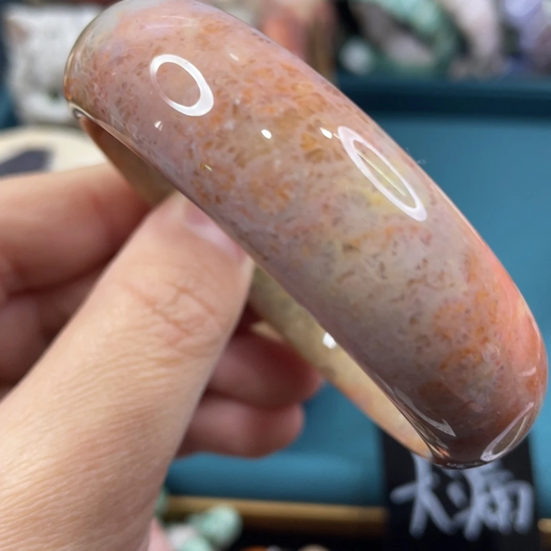 未镶嵌手镯硅化玉