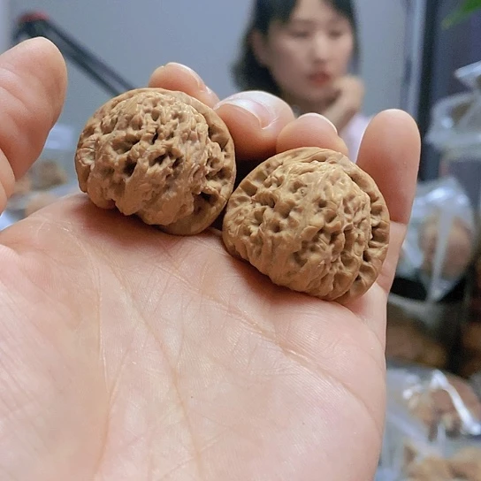 【闪购商品】把件文玩核桃32闷白