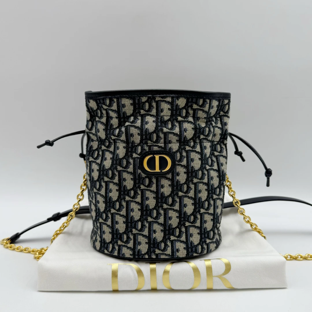 95新 DIOR/迪奥 30 Montaigne 迷你链条水桶包 93833