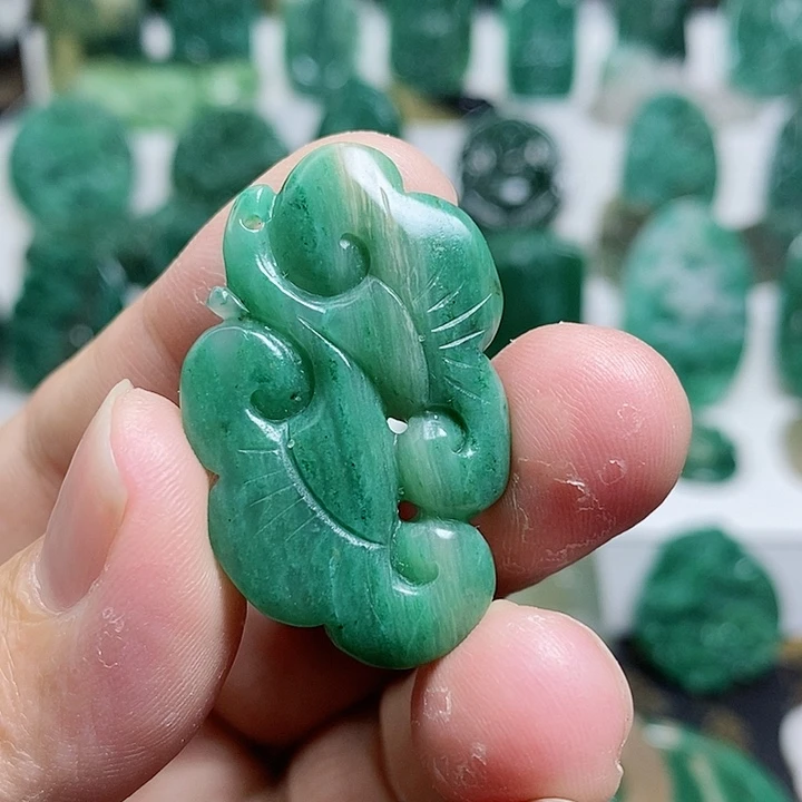 未镶嵌独山玉颈饰