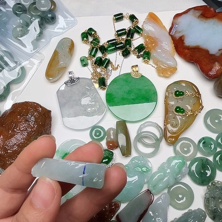 翡翠未镶嵌颈饰缅甸天然翡翠