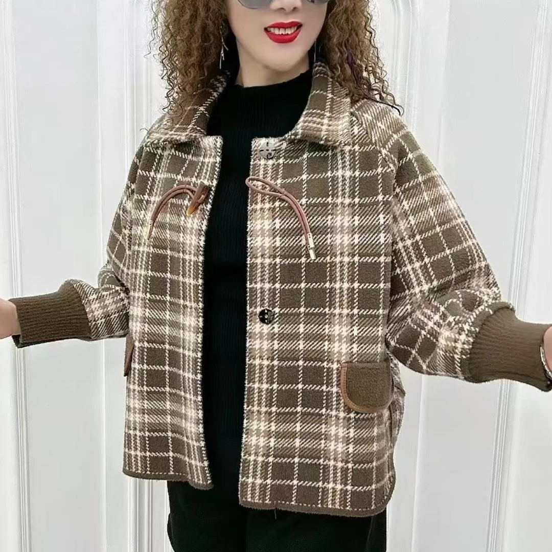 中老年人妈妈春秋装洋气短款外套新款中年女装宽松毛呢子格子上衣