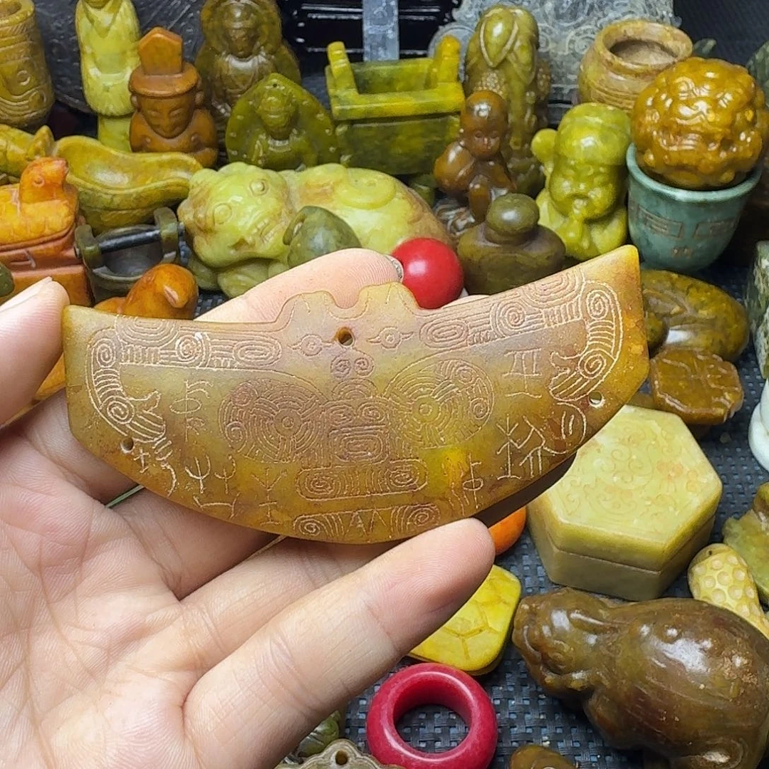 白玉菩提吊坠。。。