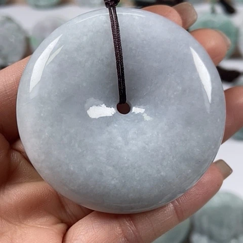 翡翠颈饰未镶嵌平安扣福利