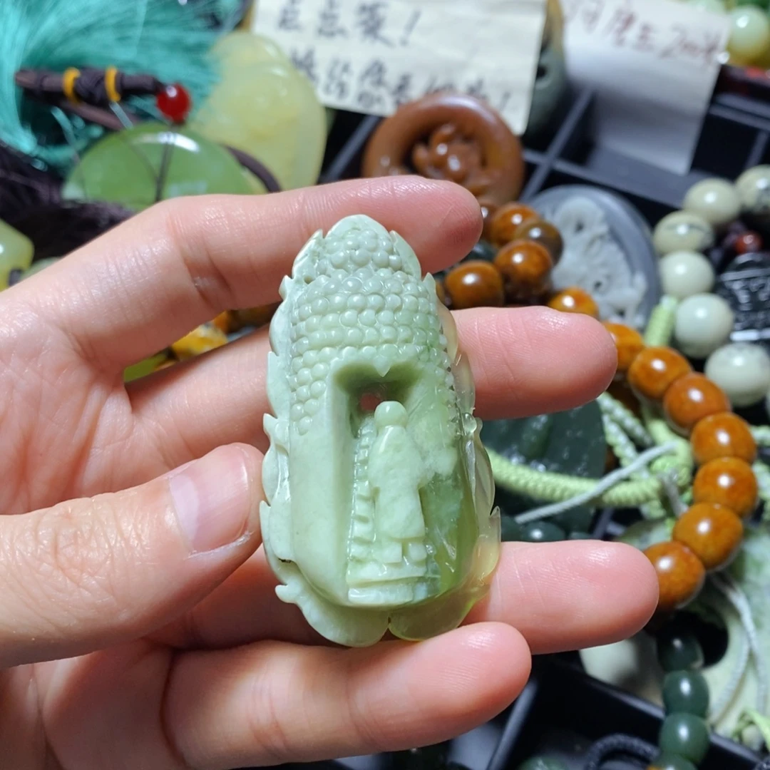 蛇纹石玉未镶嵌颈饰