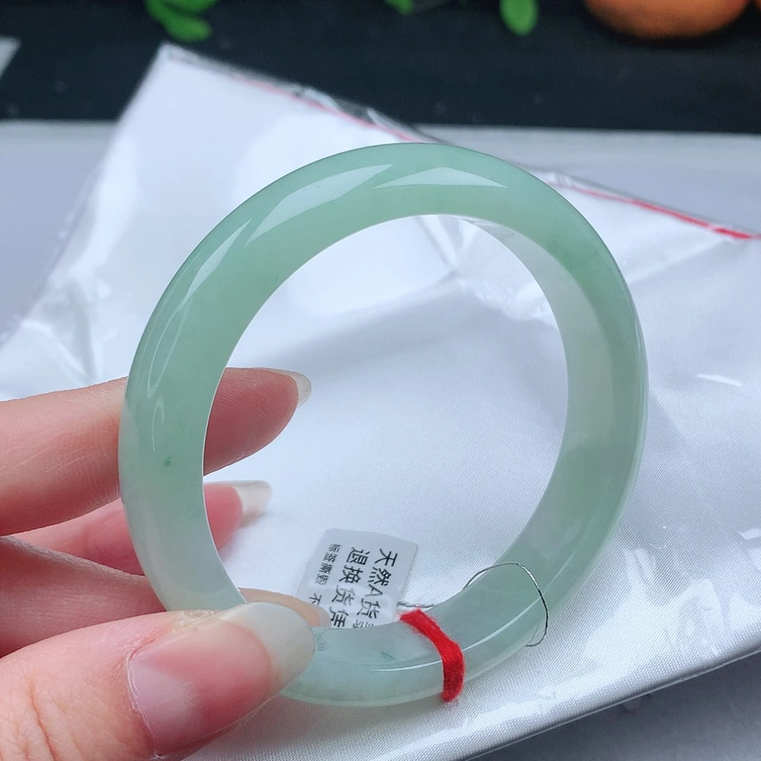 翡翠手镯未镶嵌L**?1圈