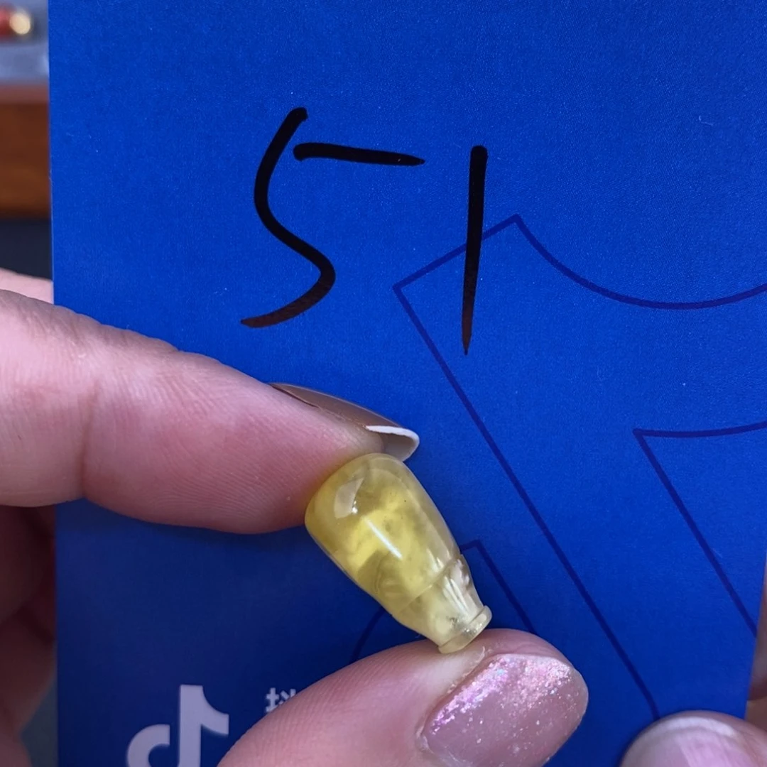 未镶嵌琥珀裸石潇**哥蜜蜡