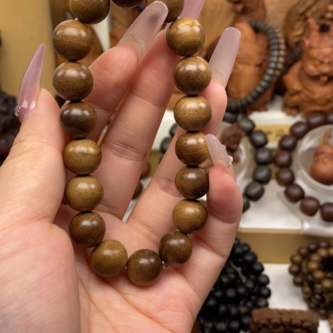 檀香木手串/手链迈索尔老山檀香1.2奶香，瑕疵