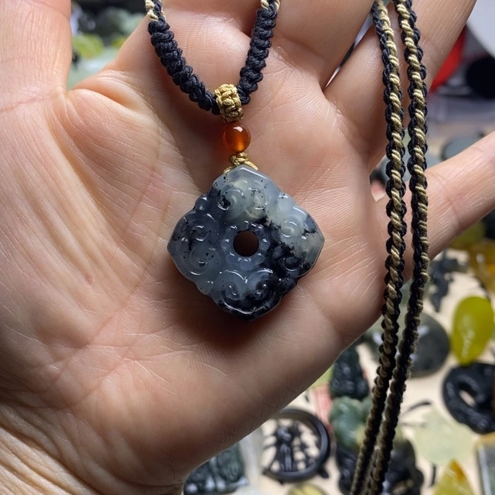 蛇纹石玉合金颈饰