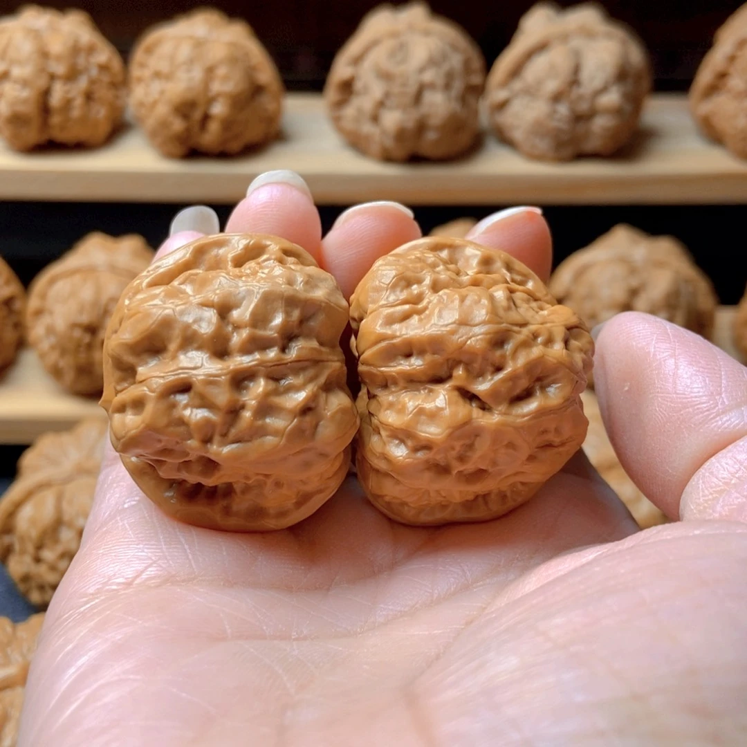 文玩核桃吊坠蛤蟆头