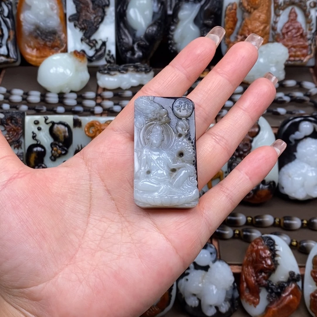 颈饰未镶嵌和田玉