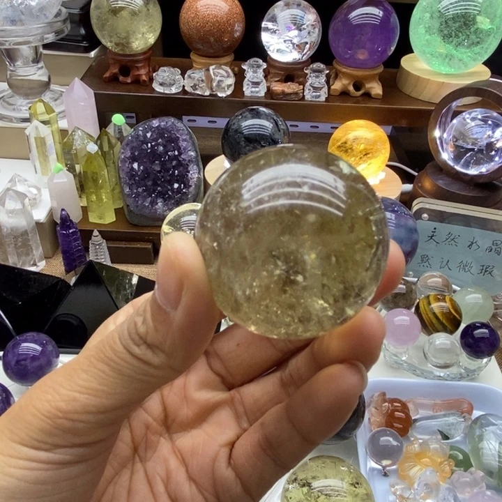 水晶摆件未镶嵌黄水晶球42m m