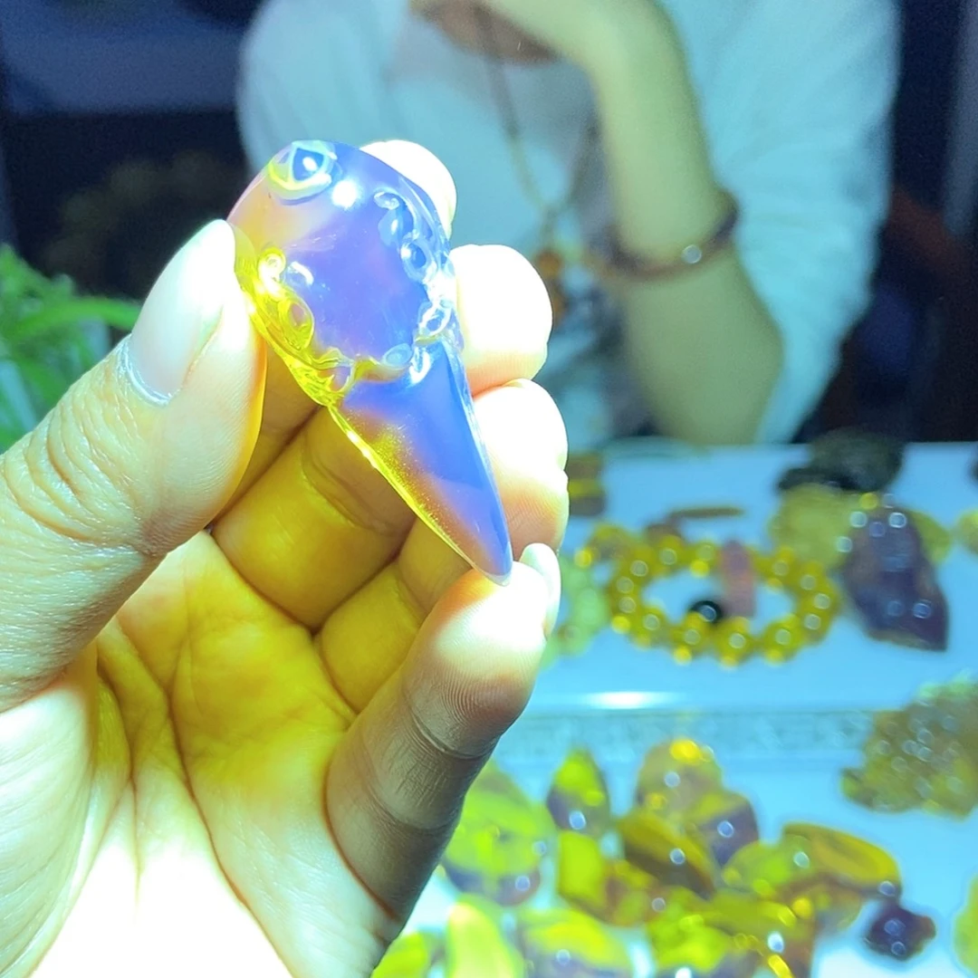 琥珀颈饰未镶嵌无****谓緬甸天然琥珀